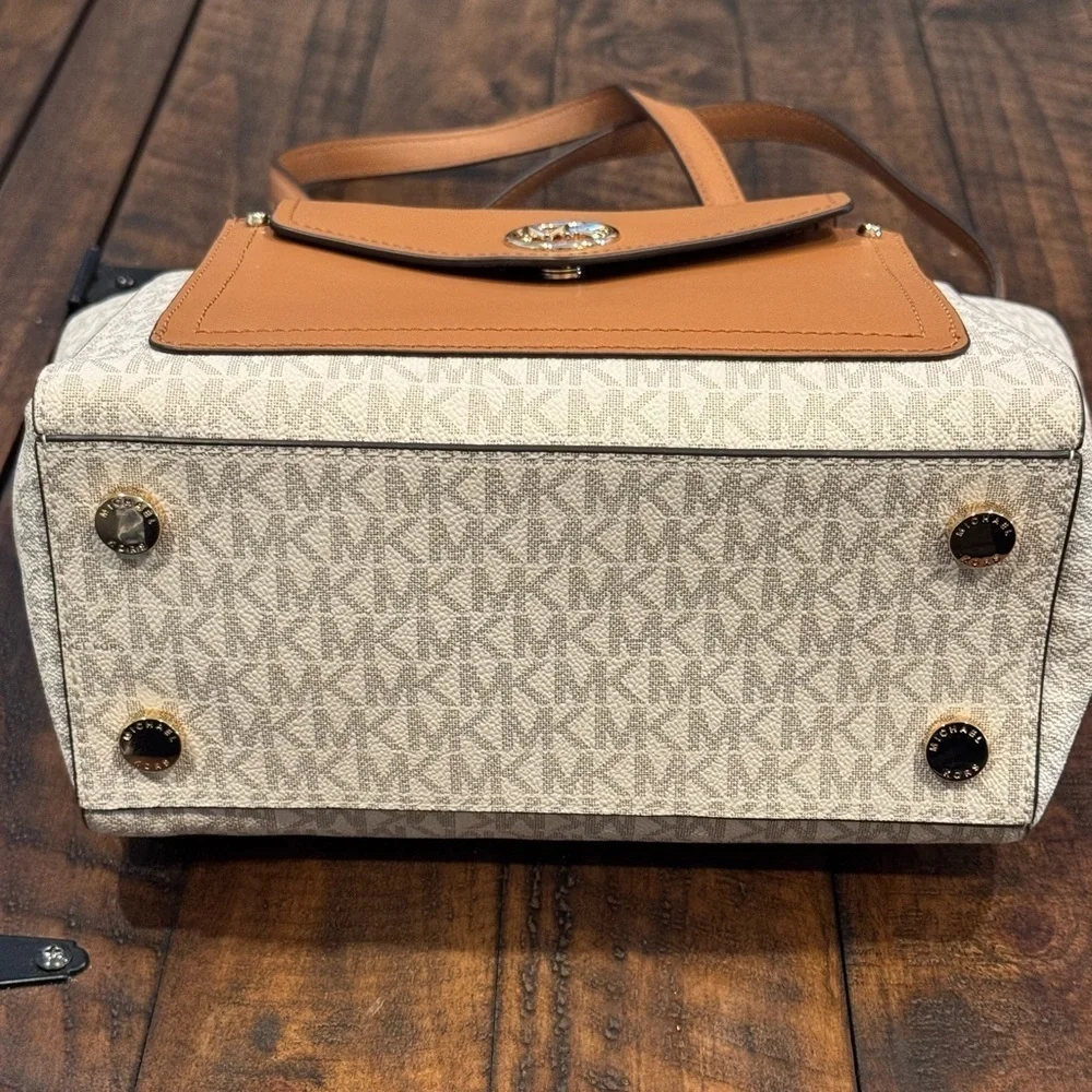 Michael Kors Medium Joey Pocket Tote (EUC)